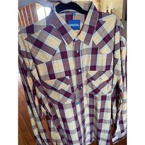Men’s button down long sleeve shirt